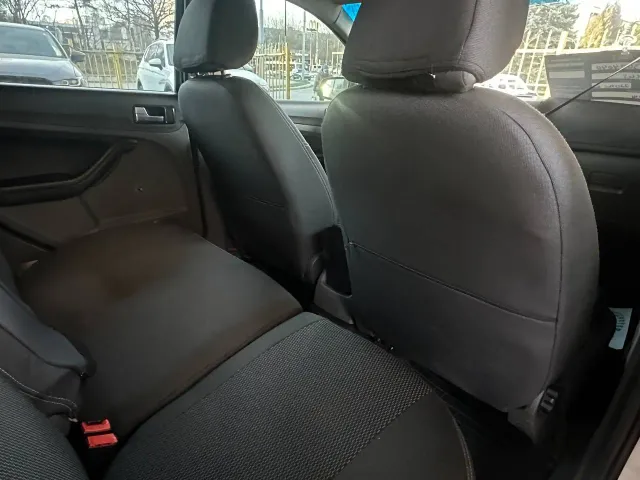 Ford Focus - фото 5