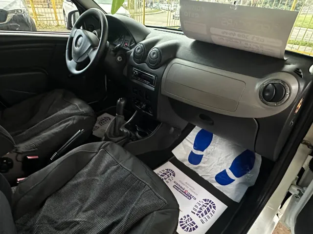 Dacia Sandero - фото 3