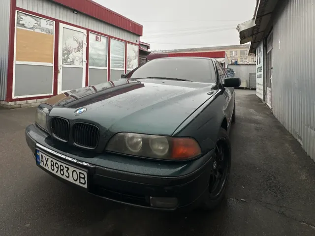 BMW 5 серії - фото 1