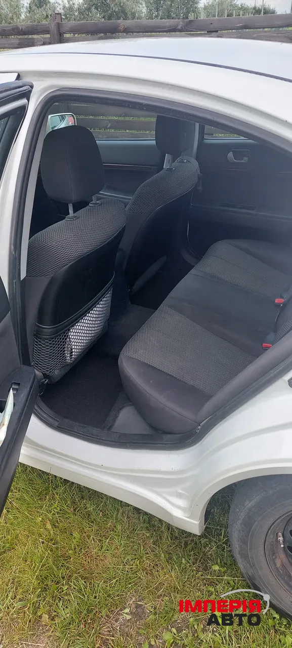 Mitsubishi Galant - фото 4