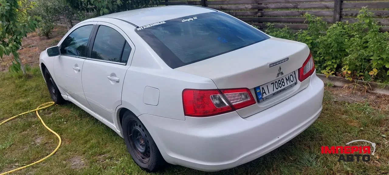Mitsubishi Galant - фото 2