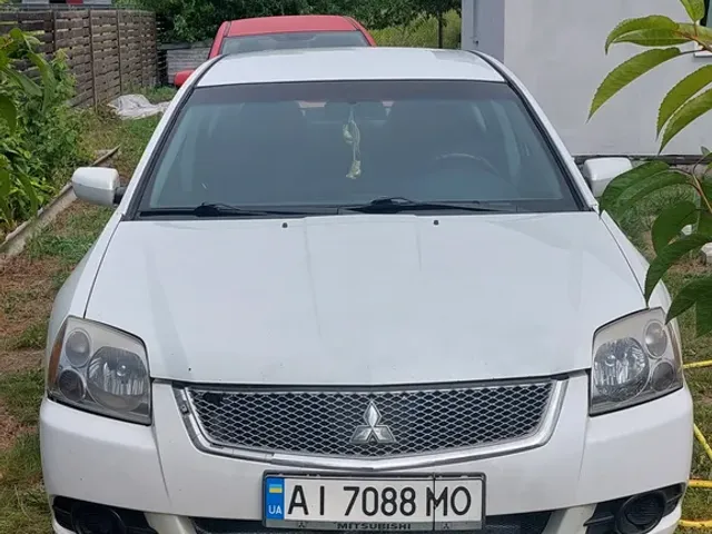 Mitsubishi Galant - фото 1