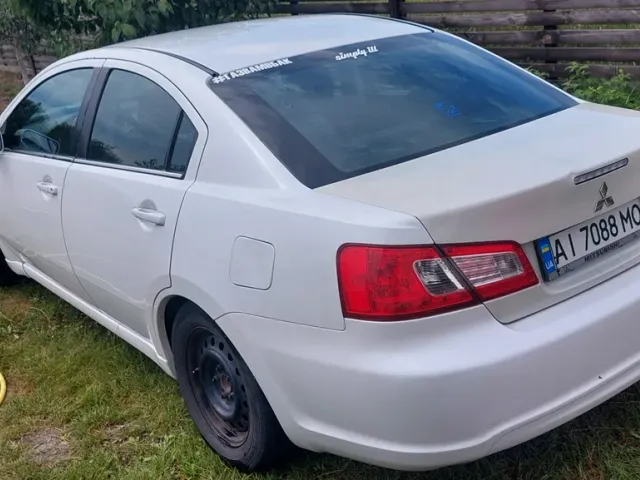 Mitsubishi Galant - фото 2