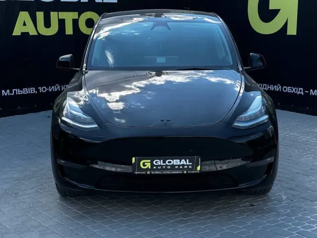 Tesla Model Y - фото 1