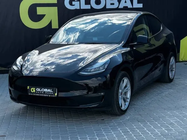 Tesla Model Y - фото 3