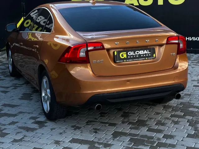 Volvo S60 - фото 5