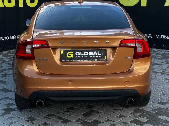 Volvo S60 - фото 4