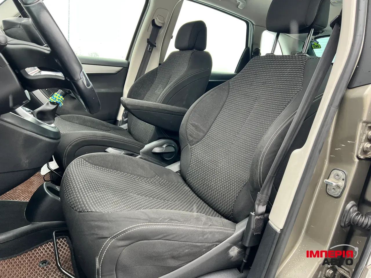 Citroen C4 Picasso - фото 8