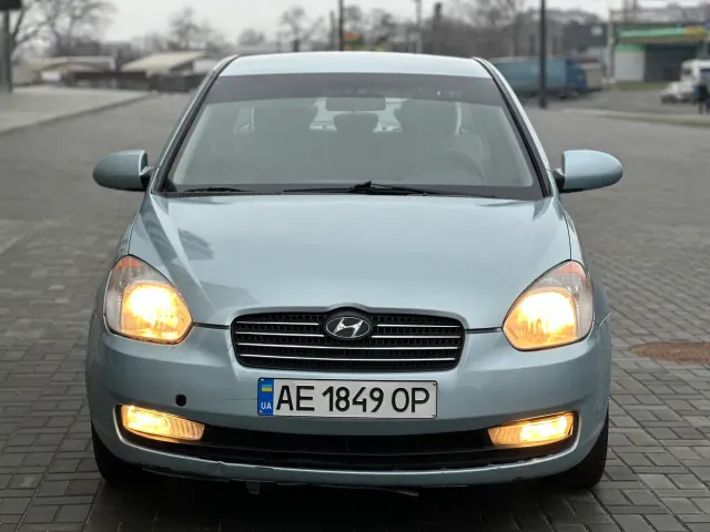 Hyundai Accent - фото 4