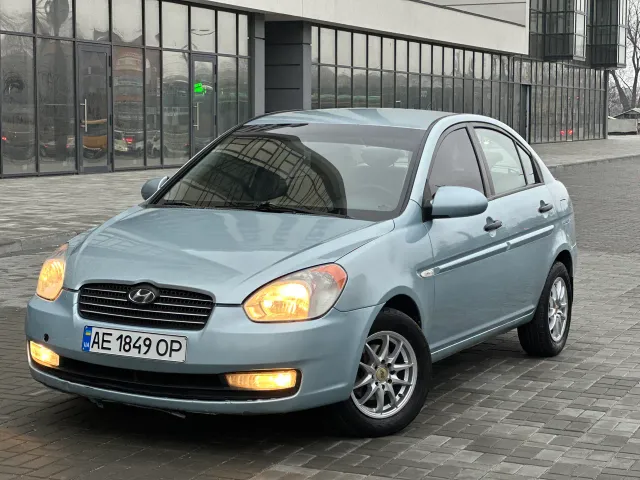 Hyundai Accent - фото 5
