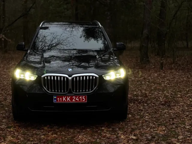 BMW X5 - фото 1