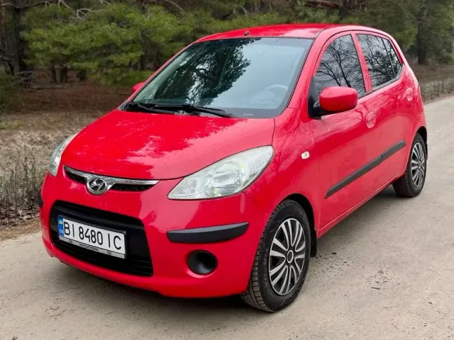 Hyundai i10 - фото 1