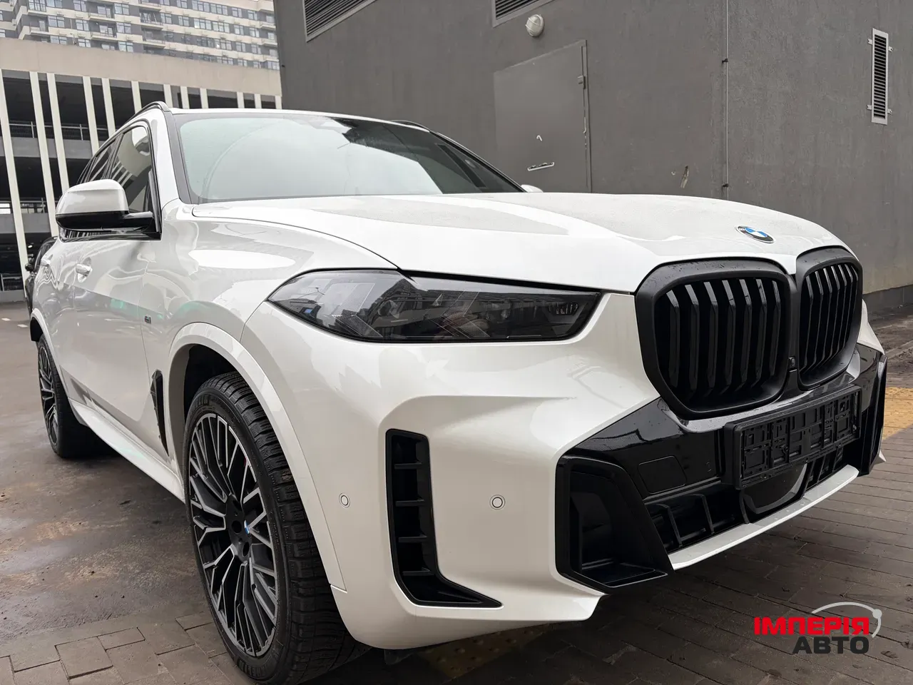 BMW X5 - фото 1