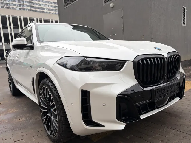 BMW X5 - фото 1