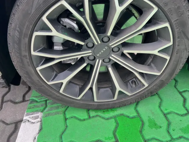 Zeekr 007 - фото 2