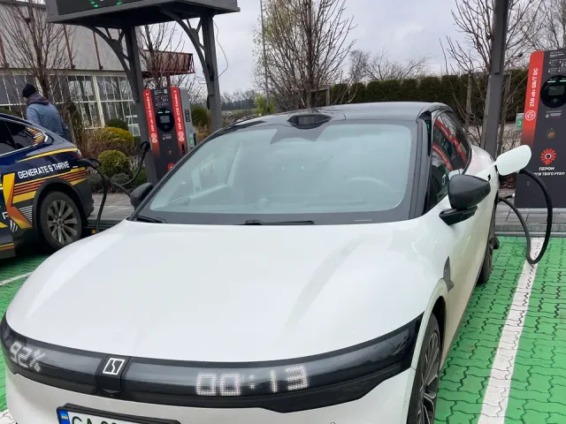 Zeekr 007 - фото 1