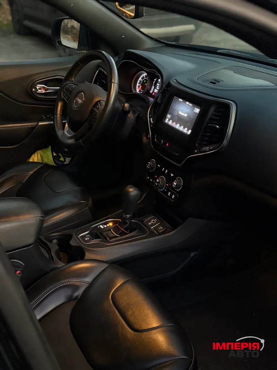 Jeep Cherokee - фото 9