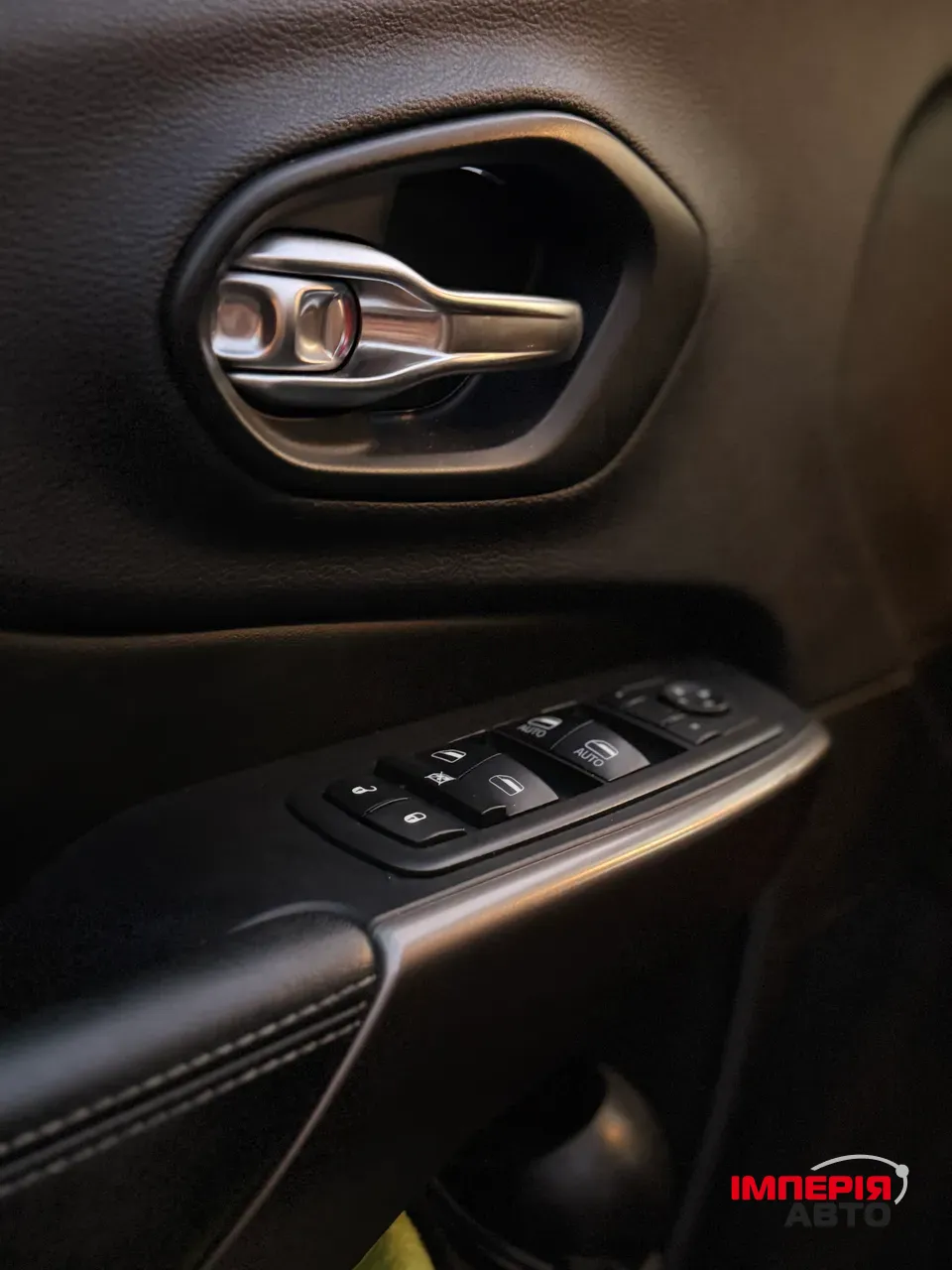 Jeep Cherokee - фото 15