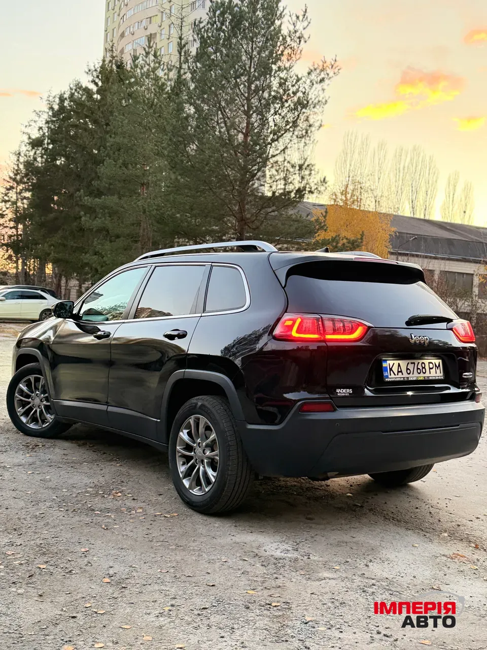 Jeep Cherokee - фото 7