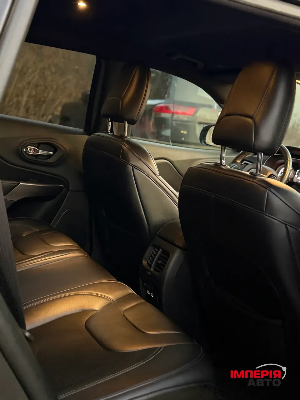 Jeep Cherokee - фото 10