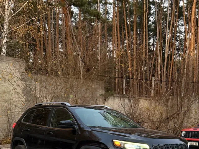 Jeep Cherokee - фото 4