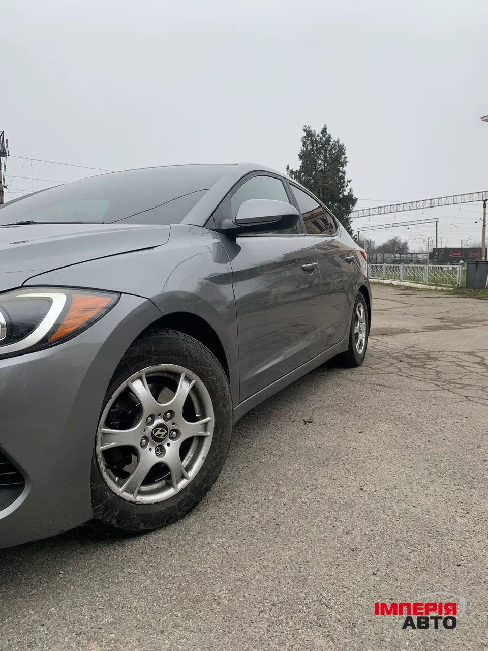 Hyundai Elantra - фото 3