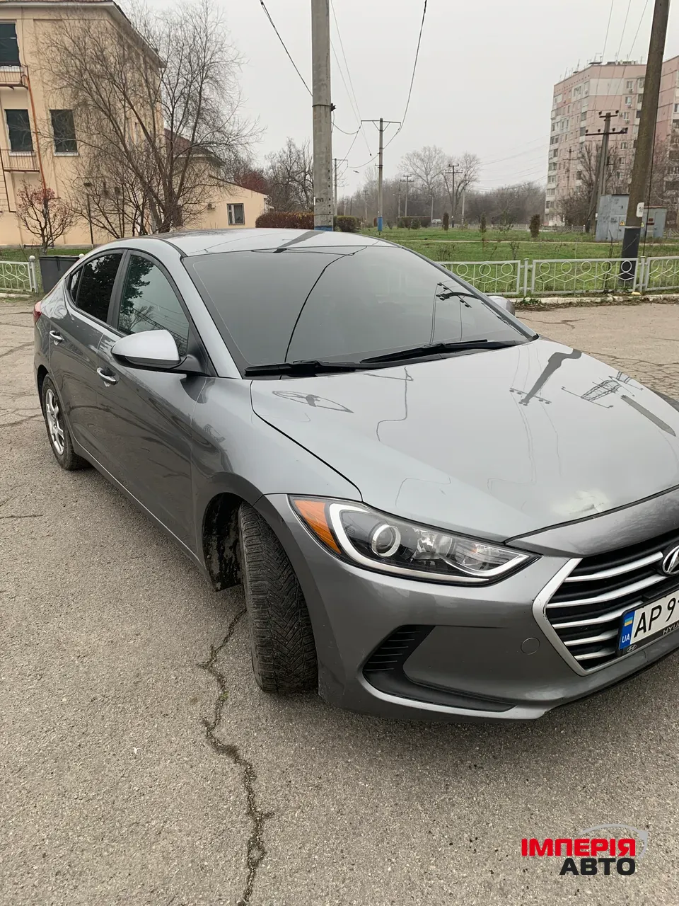 Hyundai Elantra - фото 1