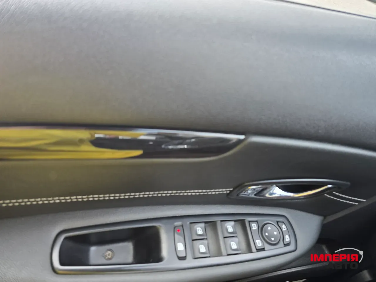 Renault Scenic - фото 11