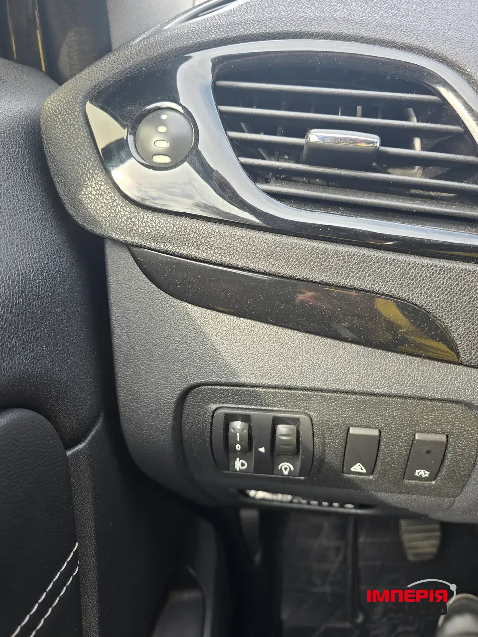 Renault Scenic - фото 10