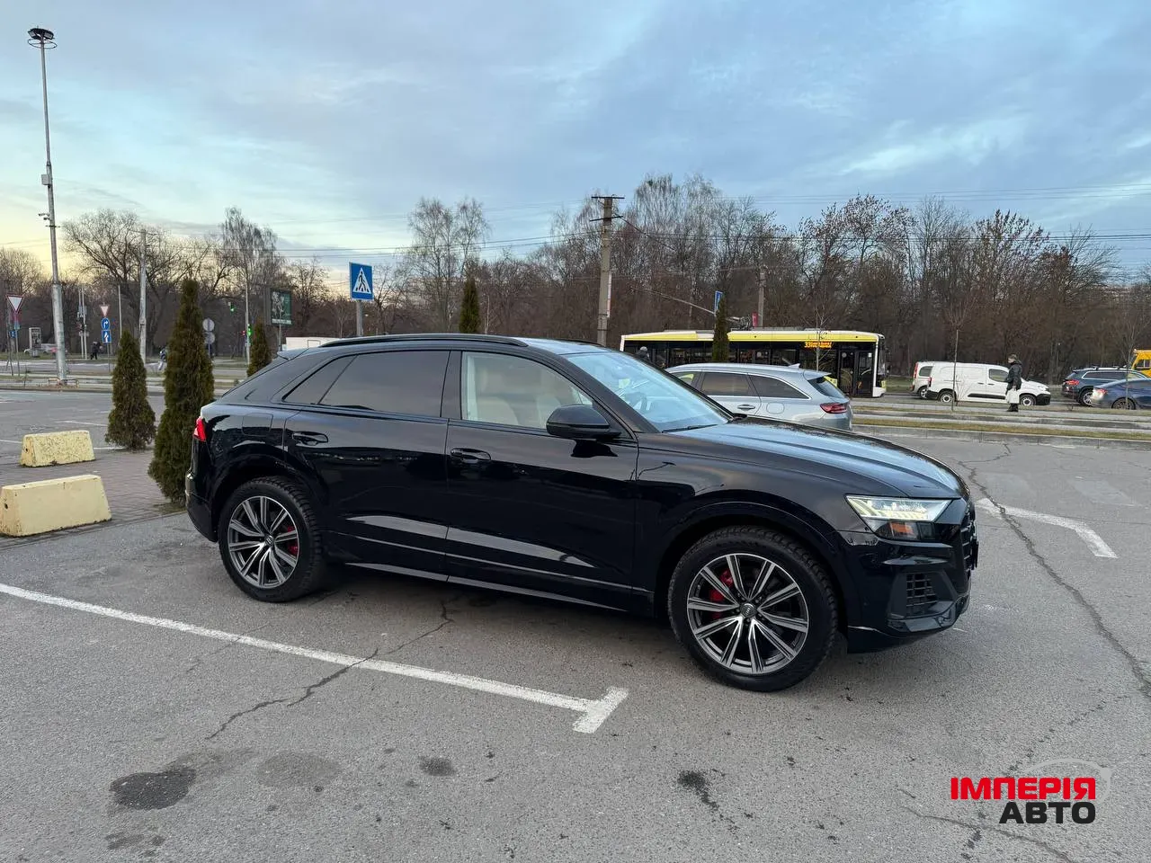 Audi Q8 - фото 4