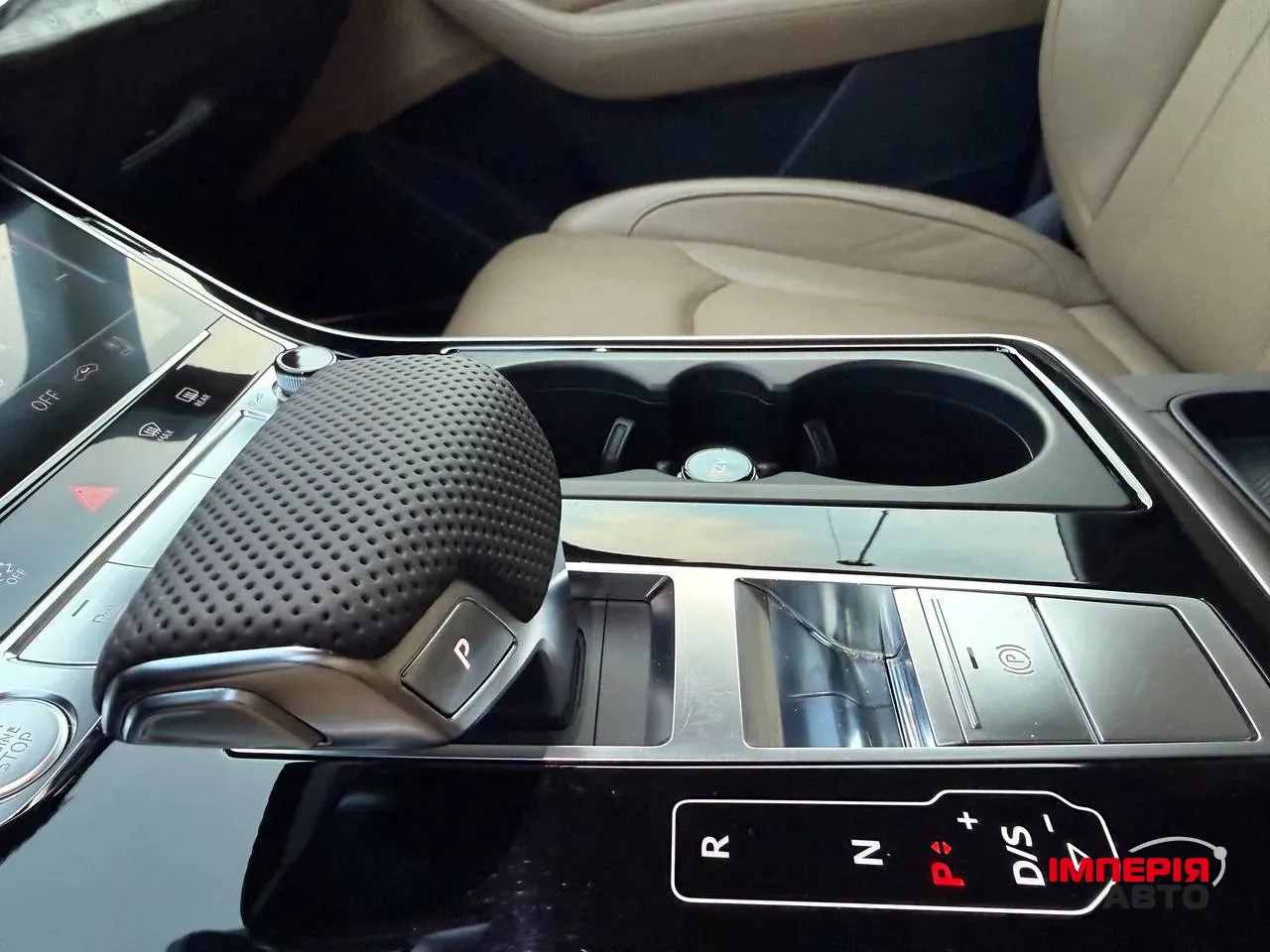 Audi Q8 - фото 19