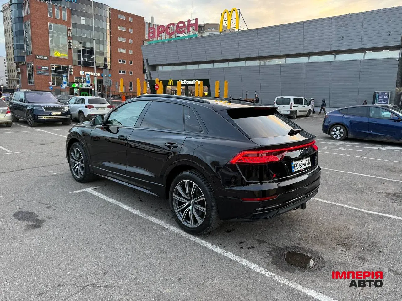 Audi Q8 - фото 6