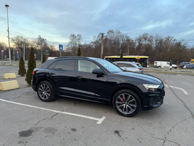 Audi Q8 - фото 4