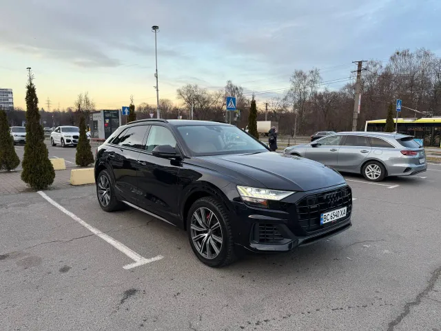 Audi Q8 - фото 1