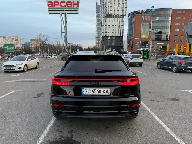 Audi Q8 - фото 3
