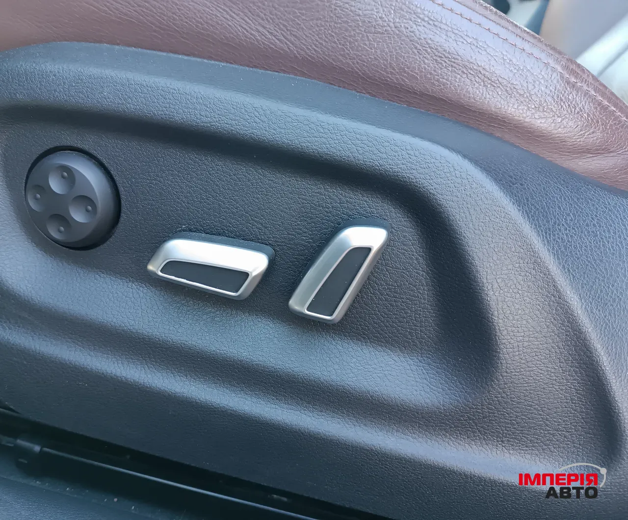 Audi Q3 - фото 12