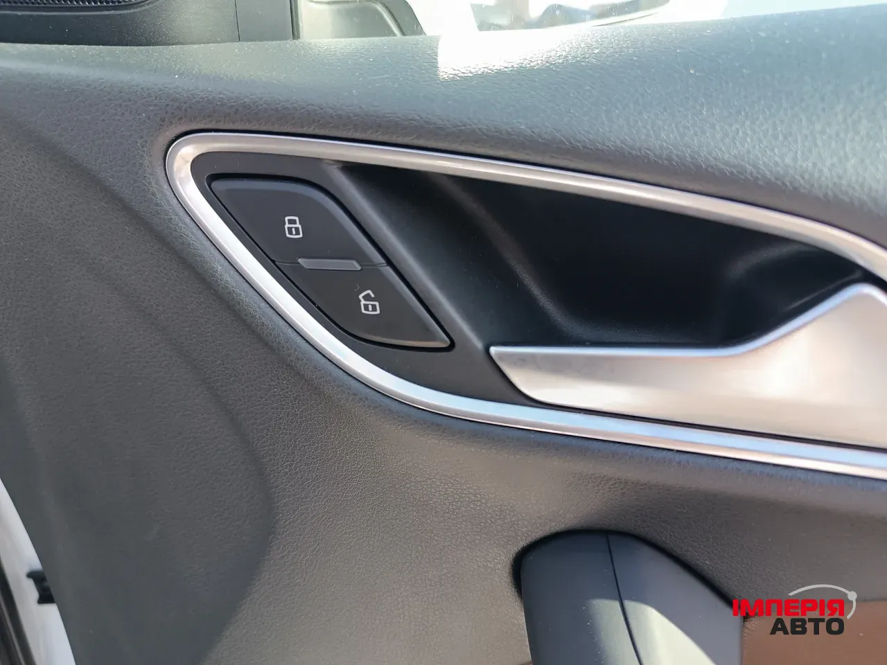 Audi Q3 - фото 9