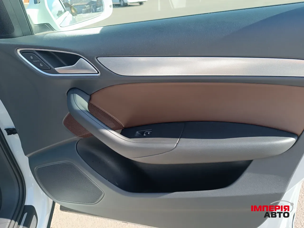 Audi Q3 - фото 8