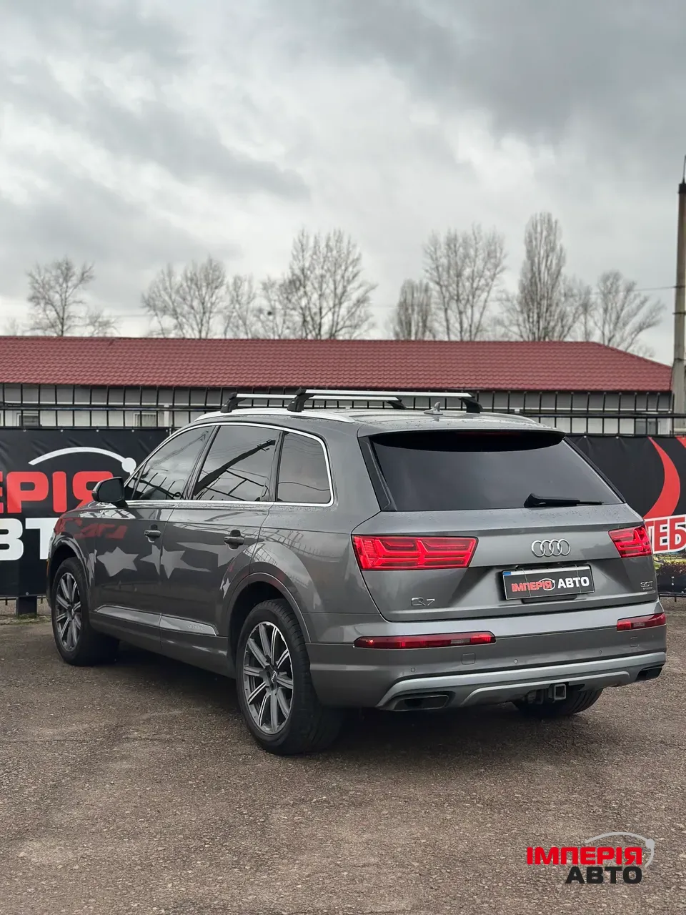 Audi Q7 - фото 8