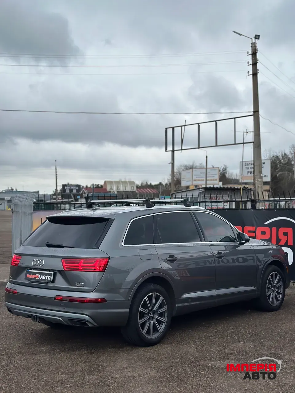 Audi Q7 - фото 9