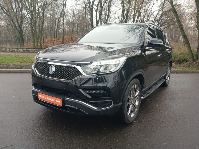 SsangYong Rexton - фото 1