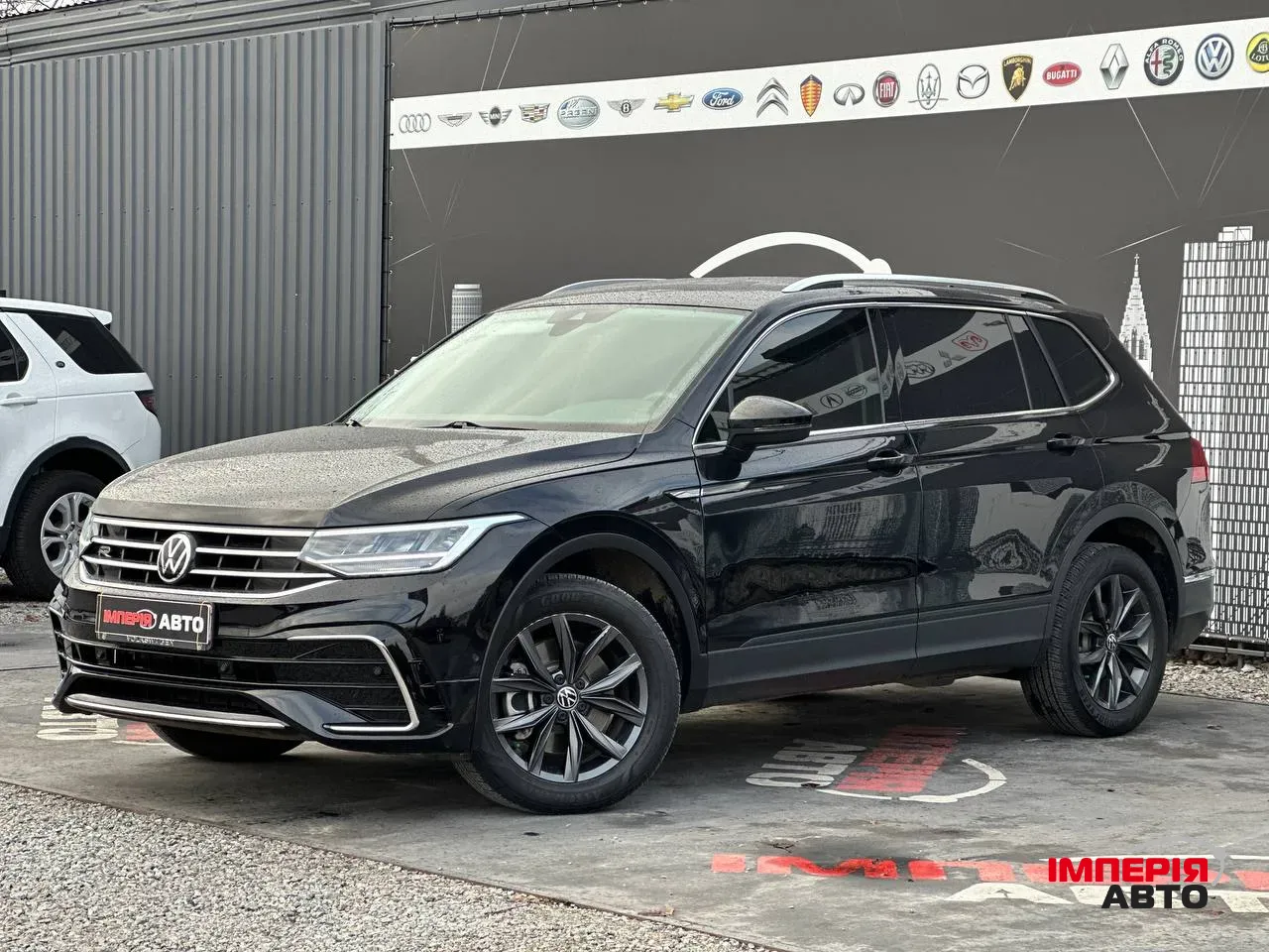 Volkswagen Tiguan - фото 2