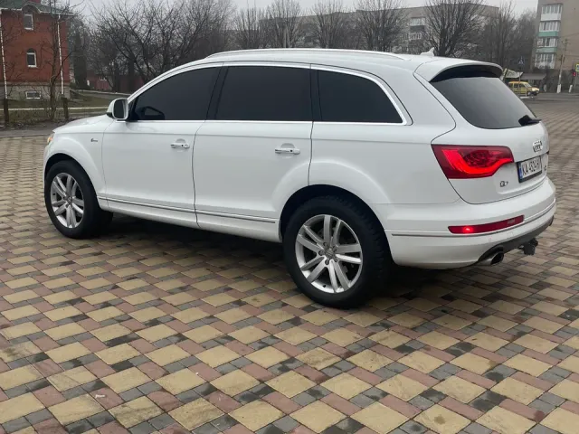 Audi Q7 - фото 3
