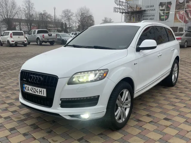 Audi Q7 - фото 1