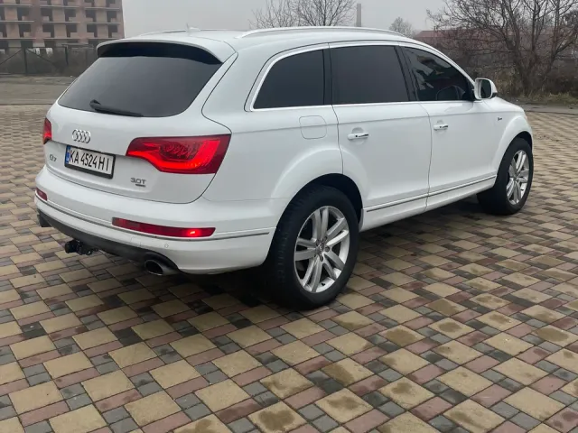 Audi Q7 - фото 5