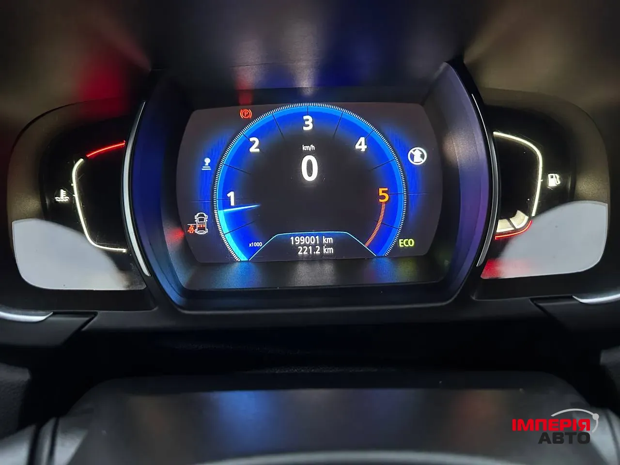 Renault Megane - фото 11