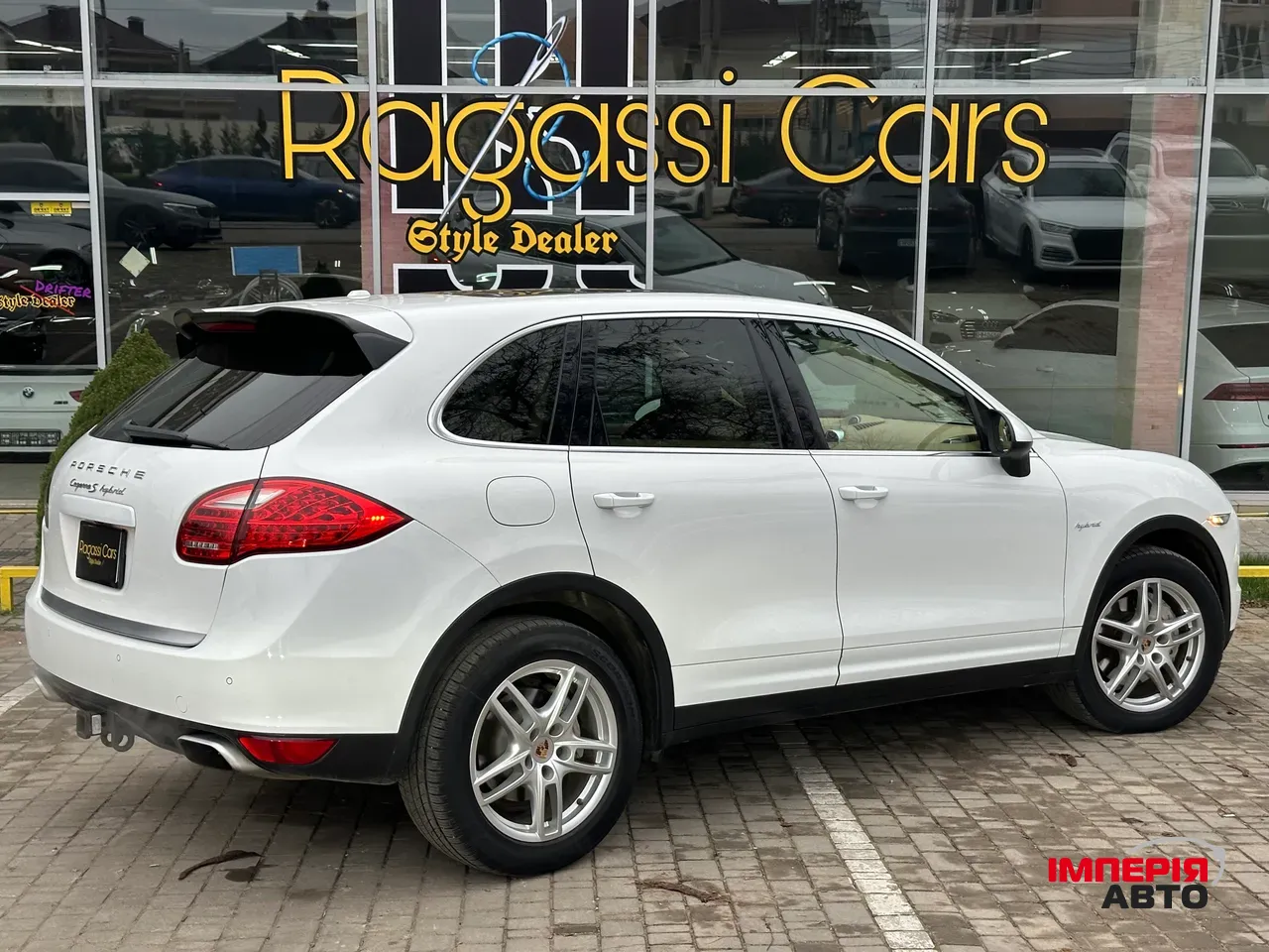 Porsche Cayenne - фото 11