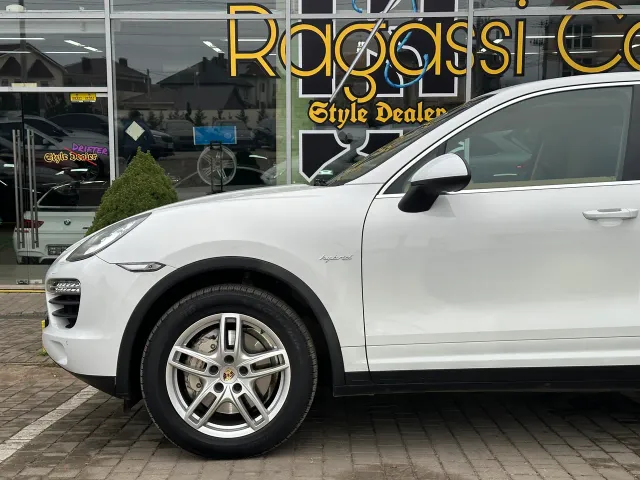 Porsche Cayenne - фото 5