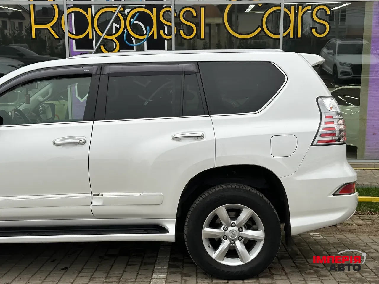 Lexus GX - фото 8