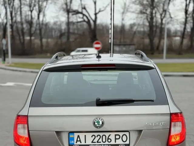 Skoda Superb - фото 4
